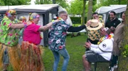 Sascha Fingerhuth (re.) wird 50 und alle Freunde feiern mit ihm