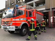 Im Falle eines Brandes auf einem Campingplatz müssen auch die Rettungsschwimmer schnell handeln.