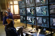 Sie kombinieren für Bull Psychologie, menschliche Intuition und Hightechdaten, um die richtige Verteidigungsstrategie für seine Klienten zu entwerfen: (v.l.n.r.) Marissa (Geneva Carr), Chunk (Chris Jackson) und Cable (Annabelle Attanasio).
