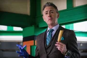 Dylan Reinhart (Alan Cumming)