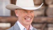 Malcolm Beck (Neal McDonough)
