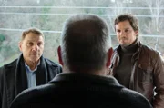 Die Kommissare befragen Stefan Heuer, einen ehemaligen Wohnkandidaten, der als Verdächtiger in Frage kommt.