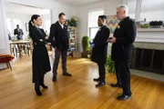 (v.l.n.r.) Joan Watson (Lucy Liu); Sherlock Holmes (Jonny Lee Miller); Marcus Bell (Jon Michael Hill); Tommy Gregson (Aidan Quinn).
