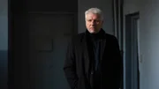 Franz Leitmayr (Udo Wachtveitl) steht in der Ausnüchterungszelle.
