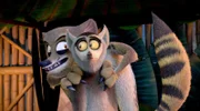 Karl, ein machtbesessener Fanaloka, erscheint und sieht in King Julien einen ebenbürtigen Feind.