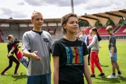 Noah (Philip Rüger, li.) muss mit Ava (Mia Stieber) im Mindset Modul ein Team bilden. Das ist leichter gesagt als getan.