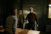 Janis (Cynthia Nixon), die unter einer multiplen Persönlichkeitsstörung leitet, behauptet, dass ihr Baby verschwunden ist. Dr. George Huang (B. D. Wong, M.) und Dr. Carlisle (Bronson Pinchot) nehmen sich ihrem Fall an.