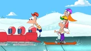 Phineas (li.) und Ferb haben den Garten in eine Schneelandschaft verwandelt.