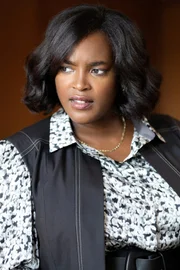Nicole Steele (Wunmi Mosaku)