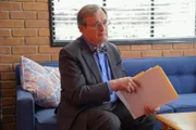 Weil sie von der Unschuld ihres Mandanten überzeugt ist, rollt Anwältin Jessica Schaeffer den Mordfall an einem Navy-Lieutenant neu auf. Ducky (David McCallum) führt eine erneute Autopsie durch ...