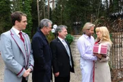 (v.l.n.r.) Xaver (Jan van Weyde); André (Joachim Lätsch); Julius (Michele Oliveri); Michael (Erich Altenkopf); Rosalie (Natalie Alison)
