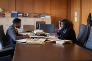 Nicole Steele (Wunmi Mosaku) und Ahmed Jackson (Ian Duff)