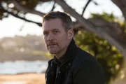 Nathan Carlson (James Tupper).