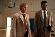 L-R: Roland West (Stephen Dorff) und Detective Wayne Hays (Mahershala Ali)