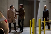 Pictured: Jordan Bridges als ADA Keller Shapiro, Denis Leary als Frank Donnelly, Sebastian Arroyo als Jessie Santos.