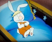 Benny Bunny macht es sich in seinem Bettchen gemütlich. Er will endlich einmal richtig verwöhnt werden.
