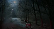 Eva und Oscar eilen zum Unfallort, an dem ihre Tochter Jess beteiligt war. (Bildnachweis: National Geographic)
