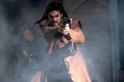 Als Ronon (Jason Momoa) und das Team einem Hilferuf der verbündeten Genii folgen, geraten sie in eine Falle und müssen plötzlich über Leben und Tod entscheiden ...