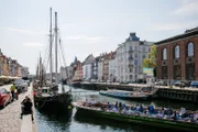 Nyhavn – Neuer Hafen – in Kopenhagen, Dänemark.