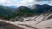 Die Fahrt über den Col du Galibier führt auf 2642 Meter.