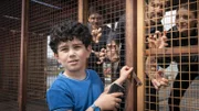 Milan (Cihan) bringt die Verbrecher hinter Schloss und Riegel.