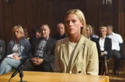 Im Zeugenstand: Sagt Sylvia (Nele Kiper) gegen ihren Mann aus?