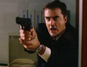 FBI-Agent Drew Haley (Chris Noth) kommt zu spät. Der Mörder hat wieder zugeschlagen.


+++