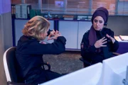 Carola (Annette Frier, l.) und Yasemin (Demet Gül).