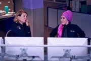 Carola (Annette Frier, l.) und Yasemin (Demet Gül).
