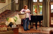 Berta (Conchata Ferrell), die gute Seele des Hauses ...