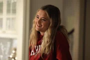 Sophie Dixon (Lizzy Greene)