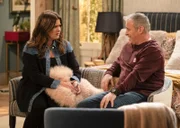 Andi Burns (Liza Snyder, l.); Adam Burns (Matt LeBlanc, r.)
