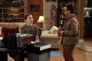 Amy begleitet Sheldon und die Jungs in Stuarts Buchladen, obwohl sie sich für Sheldons Vorliebe für Comics nicht sonderlich begeistern kann. Stuart ist von Amy angetan und bittet deshalb Leonard bei Sheldon nachzufragen, ob es okay sei, wenn er Amy zu einem Kaffee einlädt ...