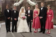 Ein ganz besonderer Augenblick für die etwas schrägen Freunde: (v.l.n.r.) Raj, Leonard, Bernadette, Howard, Penny, Sheldon und Amy.