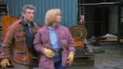 Nachdem ein Familienurlaubsfoto auftaucht, auf dem Geister zu sehen sind, nehmen Scooby-Doo und seine Freunde das verhexte Denkmal unter die Lupe, um das Rätsel zu lösen.