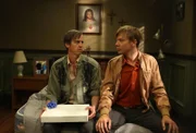 Ryan McPoyle (Nate Mooney, l.); Liam McPoyle (Jimmi Simpson, r.)
