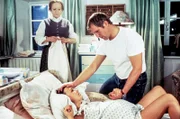 (v.l.n.r.) Franzi Pirchner (Enzi Fuchs); Margarete Berger (Esther Wolffhardt); Dr. Justus Hallstein (Harald Krassnitzer)