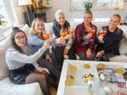 V.l.: Mandy, Monika, Maria, Gaby, Kandidatin Herdis