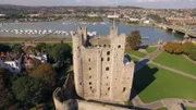 Rochester Castle in der britischen Grafschaft Kent. Der Bau dieser steinernen Festung läutete eine neue Ära im Burgenbau ein.