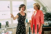 (v.li.): Janina Hartwig (Lisa Brunner), Franziska Bronnen (Frau Köhler).