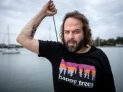 Dom Chalmers (Angus Sampson)