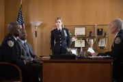 V.l.: Captain Ray Holt (Andre Braugher), Terry Jeffords (Terry Crews), Deputy Chief Madeline Wuntch (Kyra Sedgwick)