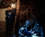 (v.l.n.r.) Athena Grant (Angela Bassett); Clement (Sean Hayman); Noreen (Alisha Seaton)