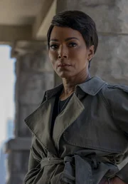 Athena Grant (Angela Bassett)