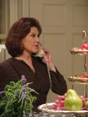 Emily (Kelly Bishop) findet, dass Dean nicht gut genug für Rory ist. Daher schmiedet sie einen Plan, um diesen los zu werden. Schließlich gibt es so viele andere wohlhabende junge Männer, die viel besser für sie geeignet sind ...