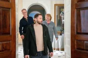 Bill Irwin (Calvin Bennett), Ryan Eggold (Dr. Max Goodwin), Becky Ann Baker (Gwen Bennett).