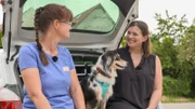 Doreen Hörchner (l.) bei Henrike mit Mini American Shepherd Skadi