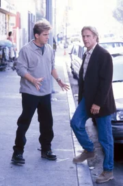 Dr. Jesse Travis (Charlie Schlatter, l.); Steve Sloan (Barry Van Dyke, r.)