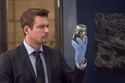 Detective Charlie Hudson (JOHN REARDON)