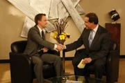 Barney (Neil Patrick Harris, l.) stellt sich der großen Herausforderung, innerhalb einer Woche jeden Abend eine Frau aufzureißen. In einem eingebildeten Interview mit einem berühmten Sportreporter (Jim Nantz, r.) blickt Barney auf diese Woche zurück, während er auf ein Gespräch mit seinem Chef wartet ...
